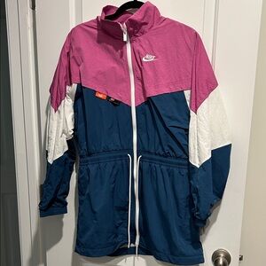 Nike Women’s Sportswear Icon Clash Jacket